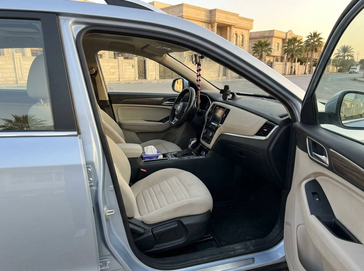 Mg Rx5 2021
مواسفات: به صمه+شاشه ئايپات+بريك به صمه+لايت ليده+ لايت زينون+ کامێرەی پشتەوە + حساسی پشتەوە ، ڕاداری پشتەوە

هێزی ئەسپ (Horsepower): نزیکەی 166 بۆ 169 ئەسپ  - عەزم (Torque): 250 نیوتن/مەتر.

گێڕ: 7 گێڕ ئۆتۆماتیک - عادی - سپۆرت 

مەسرەفی بەنزین: زۆر ئابوورییە، بە تێکڕا نزیکەی 8.5 لیتر دەسوتێنێت بۆ هەر 100 کیلۆمەترێک (قەبارەی تانکی: 55 لیتر).

ویلی ئەلەمنیۆمی سپۆڕت (بە قەبارەی  18 ئینچ).

تەحەکوماتی سەر سوکان .

شاشەی ناوەند پشتگیری Apple CarPlay دەکات.

تەبرید مەرکەزی (پێشەوە و پشتەوە ) ی هەیە 

ئۆتۆ هۆڵد - ئۆتۆ ستۆپ - سیستەمی دژە خشان ABS -

 یارمەتی دەری هاتنە خوارەوە (control Down Assist) - سیستەمی چاودێری هەوای تایەکان 

هیچ مەسروفێکی تێدا نیە 

تحويل+خرامه+به ناوكردن به شه رت ، بە ناوی خۆمە 

سەنەوی ٢٠٢٧ \ ٤

بە بەنزینی حکومیش کێشەی نیە بەڵام نابێت زەختی لێ بکەیت 

یەک پارچەی هەیە پێشەوە لای سەکن و هەنێ وردەشی هەیە

125 وەرەقە و مەجالێکی کەم

ڕەوش : بەکارهاتوو

پارچەی ڕەنگ کراو : 1 پارچە

سووتەمەنی : بەنزین

تابلۆ : هەولێر، تایبەت

بزوێنەر : 1.5T

پستۆن : 4 پستۆن

گێڕ : ئۆتۆماتیک

ژمارەی کورسییەکان : 5

ماددەی کورسی : قوماش

ڕەنگ : لاڤێندەر

ماوەی ڕۆیشتن : 62000 کیلۆمەتر

***********
