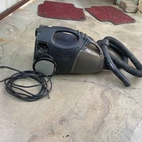 مكنسة كهربائية
