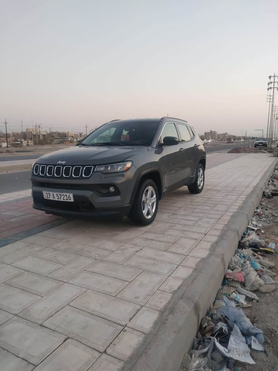 سلام عليكم جيب كومباس مديل 2024 رقم ذي قار محرك 2400 حادثه مقدمت البنيد فقط ولباقي كفاله عامه ضربه وتبديل وصبغ فول مواصفات السياره 
شاشه جبيره 
ترحيب 
مري شفط 
جنطه شفط 
جاهزه سياره من كلشي سعر 165 وبيه مجال مكاني ناصريه مركز ***********
