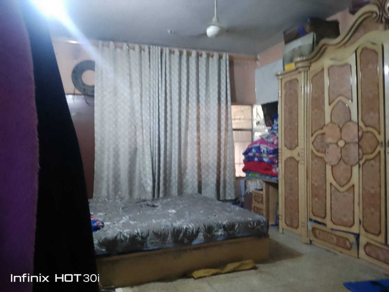 سلام عليكم بيت للبيع في بغداد الكماليه شارع البداله قرب روضة امنه المساحه 207 متر لمزيد من التفاصيل الاتصال على ***********
