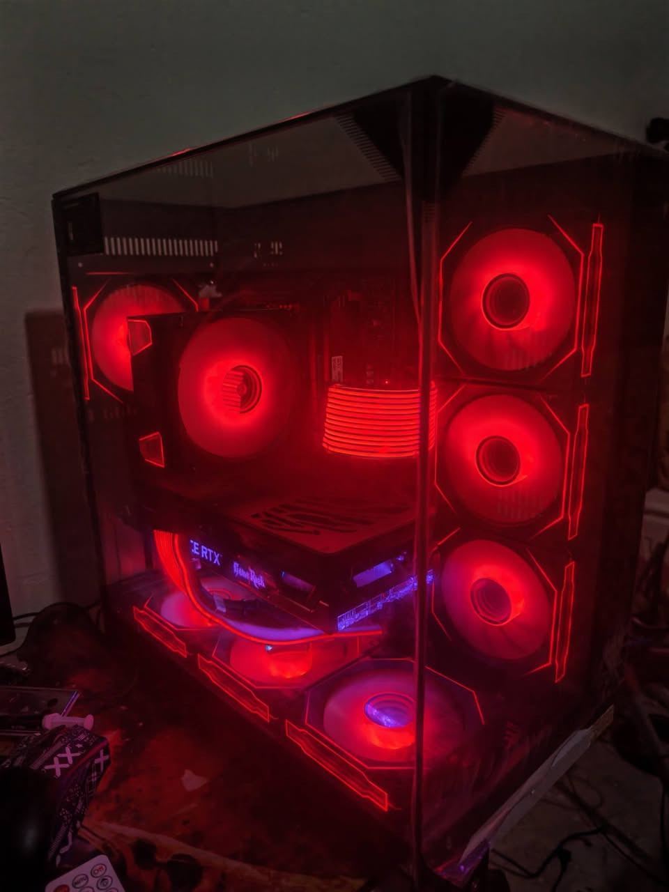 السلام عليكم
تجميعه اخت جديده للبيع مواصفات 
RTX 3070Ti
Ryzen 5 5600g
Ram 16gb DDR4 
B450 MSI atx 
Power 750w bronze 
CAES 7 fan RGB 
كيبلات RGB 
مبرد غازي RGB 

السعر مليون و 275 الف متوفر توصيل جميع محافظات العراق تواصل واتساب ***********
