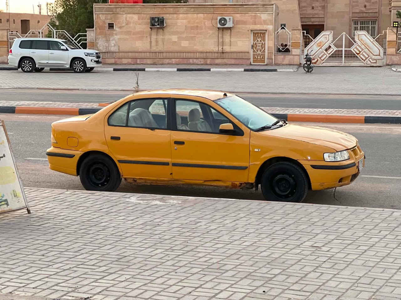 سمند للبيع موديل 13 جاهزة من كلشي گير محرك حدادية تخم تاير كهربائيات تبريد السعر 22وبيها مجال للشراي ***********
