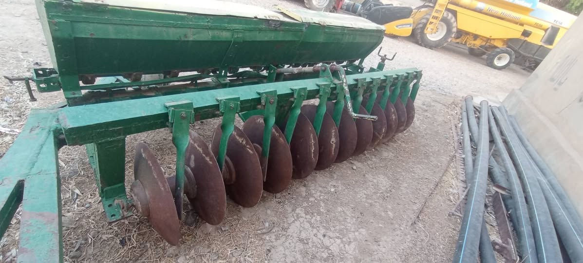 للبیع دیسك12صاج فرنسی دبل شاصی سعری 2500مجال مکان قضاء بردرش قریب موصل ***********  ***********بی واتساب
