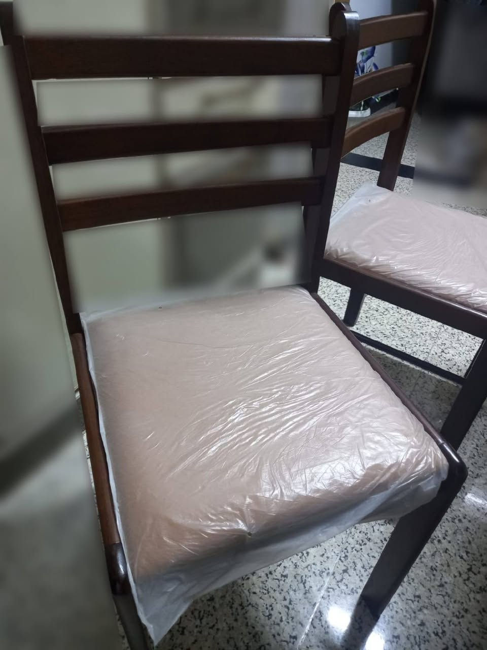 ميز طـعام 6 كـراسي للبيع
السعر: 250
الرقم: ***********
