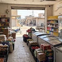 شارع حيوي • ٢٠٠م • مخزن ضخم