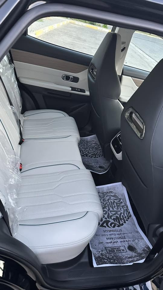 🚘 Soueast 06 Comfort | موديل 2026

✨ للبيع بحالة ممتازة — شامل نظام الوكالة

🔹 الموديل: 2026
🔹 الفئة: Comfort
🔹 الممشى: 12,000 KM فقط
🔹 الحالة: كلين تايتل ✅
🔹 شامل نظام الوكالة
🔹 سيارة شبه جديدة، استخدام شخصي ونظيفة جداً

🔥 المواصفات:
• محرك 1.5 Turbo
• ناقل حركة 7-Speed DCT
• دفع أمامي FWD
• شاشة وسطية كبيرة
• شاشة عدادات رقمية
• Apple CarPlay / Android Auto
• كاميرا خلفية
• حساسات ركن
• تشغيل بصمة / دخول ذكي
• تشغيل زر
• مثبت سرعة
• فتحة سقف بانورامية
• مقاعد كهربائية
• تكييف أوتوماتيك
• إضاءة LED
• جنوط ألمنيوم
• أنظمة أمان متعددة
• Interior مودرن وواسع

📍 السيارة موجودة في أربيل

📩 للاستفسار والسعر، ***********
