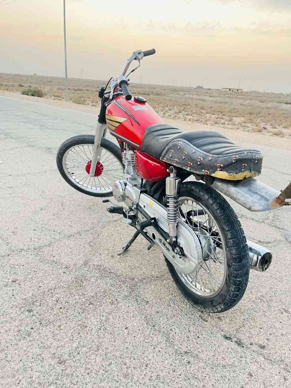 سلام عليكم دراجة للبيع كلك كلك تعميره 26 صارله 5أشهر من عمرته    محرك تيربو  ما مفتوح شرط شلعه فول لا تنغيص ولا تبخير  
السعر 600وبيه مجال قليل  رجا اذا مو شراي لا تكسر بحلال الناس والله يرزق الجميع 

***********  وتساب متواجد
