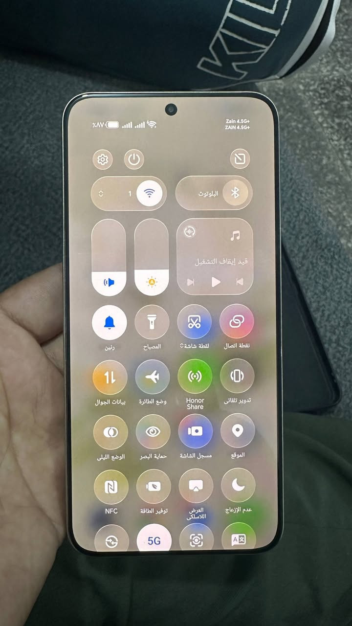 هونر x9d للبيع جهاز راقي كلشي مابيه بس هاي طخه بسيطه بضهر ماماثره صارلي شهرين  من اخذته كامل ملحقاته عنوان الديوانيه هاتف *********** سعر 450وبيه مجال
