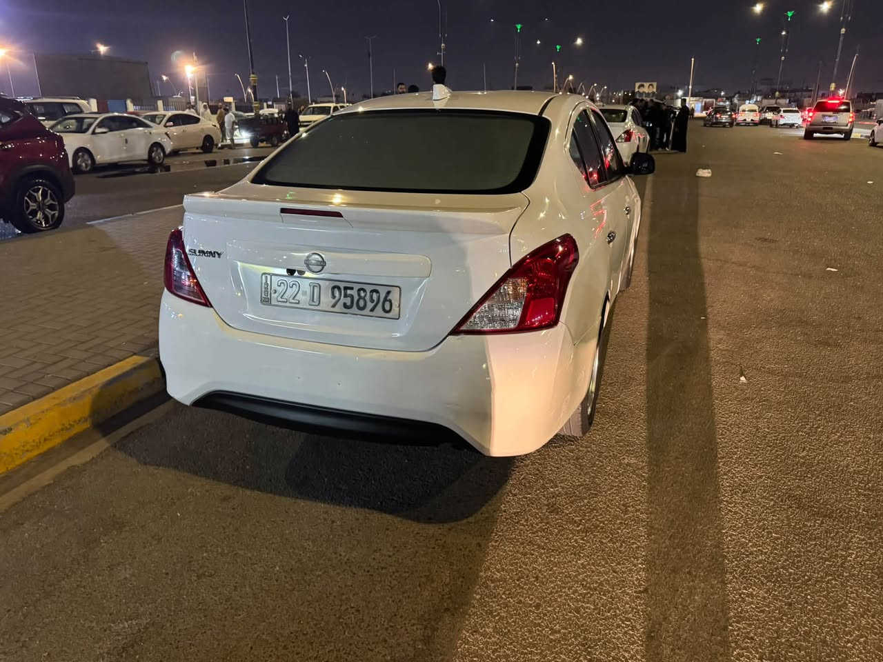 نيسان سني هندي ام البليته لزركه موديل 2024 رقم ابيل ماشيه  67 بيه بارد بلجاملغ الامامبي كد شبر وبلجاملغ الخلفي اربع اصابع للستفسار ***********
