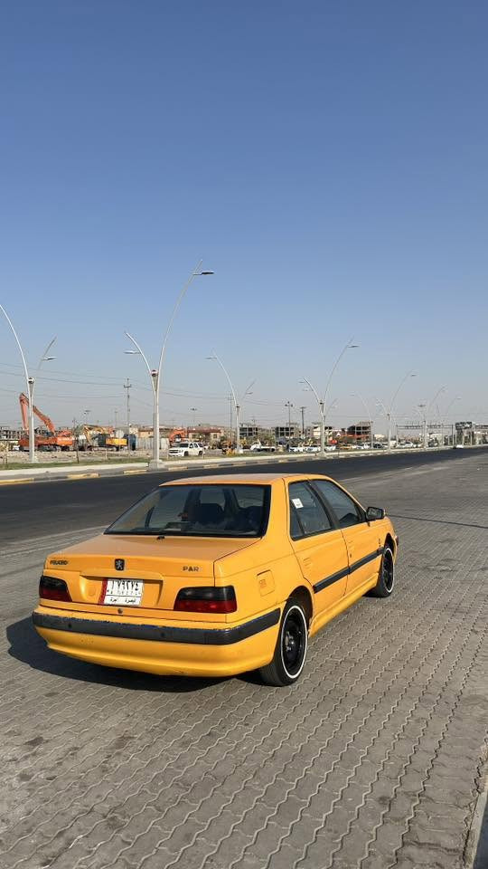 السلام عليكم بيجو بارص ١٨ سياره حلوه ونظيفة مكينة بيها تبخير ومبدل بيها باب خلف السائق الباقي مكفول تبريد شغال السياره اقصاط ومخلصة راعيها موجود  العنوان بصرة رايدها ب٤٠وبيها مجال هـ ***********
