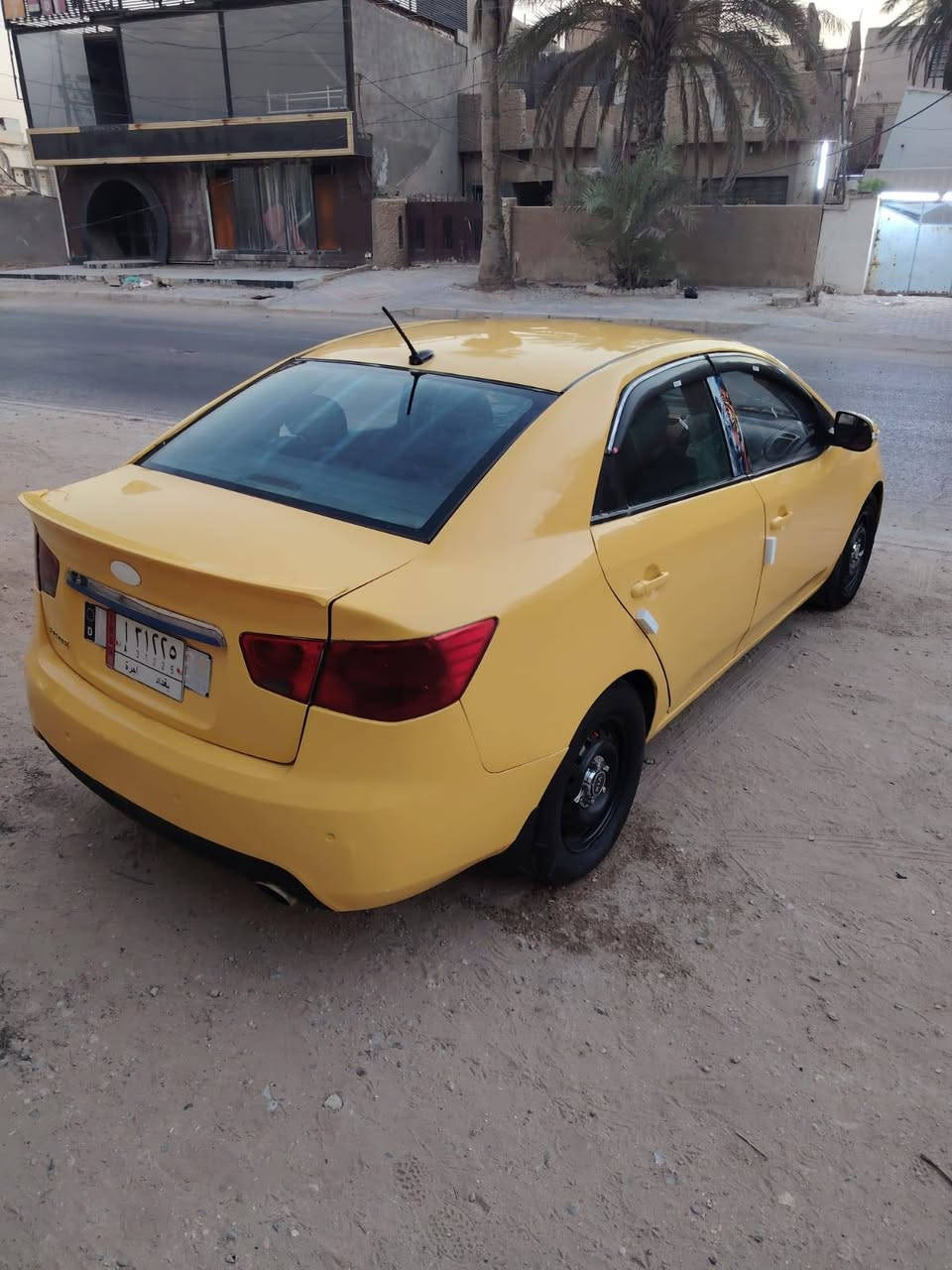 السلام عليكم كيا فورتي  موديل 2013رقم بغداد تحويل ثاني يوم وارد امريكي حادث جاملغ  خلفي فقط مكينه 2000 دوش مكينه وكير وحداديه وتخم تاير مكفولات تبريد ثلج سيارة كل نقص مابيها مصفره هيئه عليها غرامات مليون وميه تنزل من سعرها السعر 73 وبيها مجال بسيط رقم الهاتف 
*********** مكان سياره كربلاء مامتواجد ع النت
