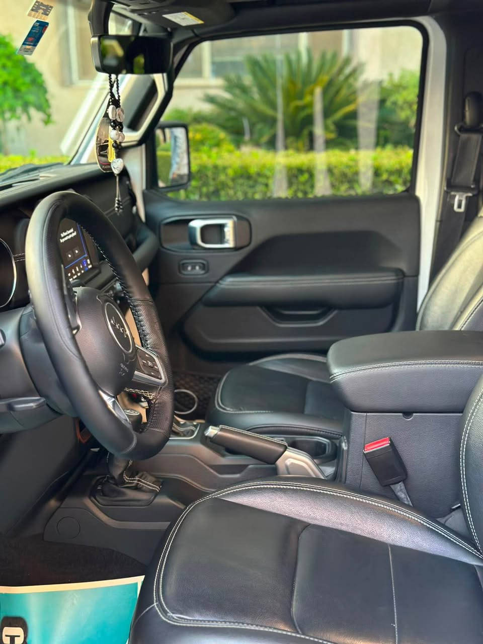 jeep wrangler
SAHARA -2023
بــێ بــۆیاخ 
V6  -4X4
مـواسەفات فــوول 
٤تایە تازەیە
بەناوەی خۆمەوەیە 
٣٣هەزار کم ڕۆشتـــوە 
دینار مـەسروفی نیە 
هەمووگیانی بەشەرت 
تەحــویل خـــرامە بەشەرت 
سەیارەکە زۆر جایزەو ماڵی دۆستە 
یەک دەستە 
شوێن ســـلێمانی 
*********** السليمانية, العراق
