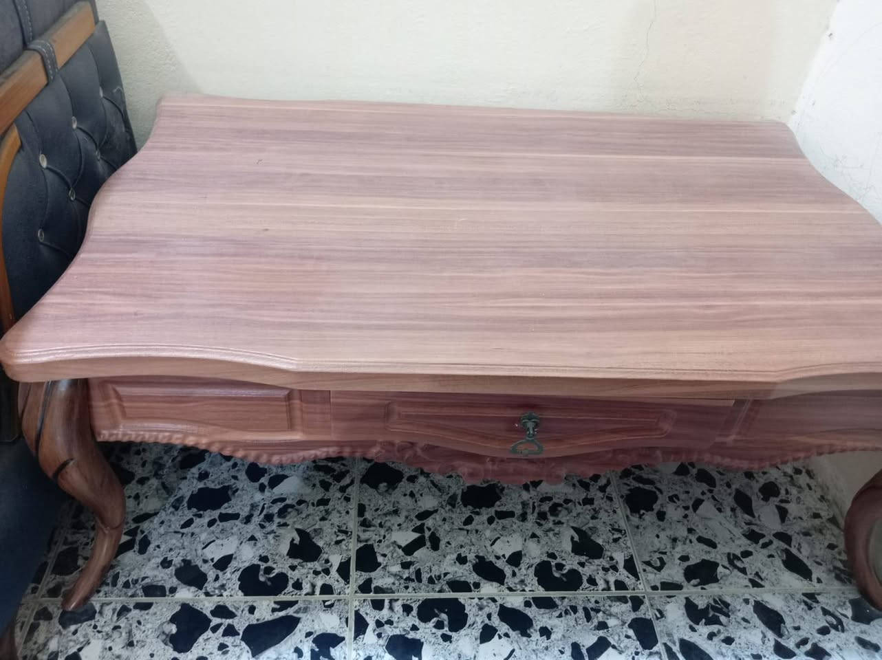 غراض بيت مستخدمه ونضيفه كلشي وسعره للتواصل وات ساب ***********

