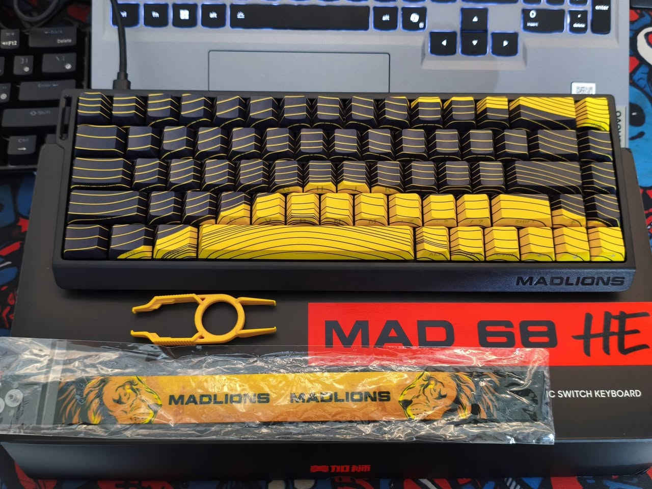 السلام عليكم 
كيبوردات 2
الاول Ace 68 
والثاني Mad 68 HE 
الاسعار مذكورة بالفيديو 
متوفر توصيل الى جميع المحافظات 
*********** واتساب
