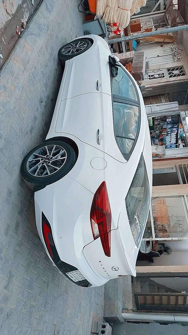 سلام عليكم النتره 20 خليجي ابيض رقم بغداد فول موصفات جاهزه من كل نواحي لبيع عنوان كربلاء  *********** ***********
