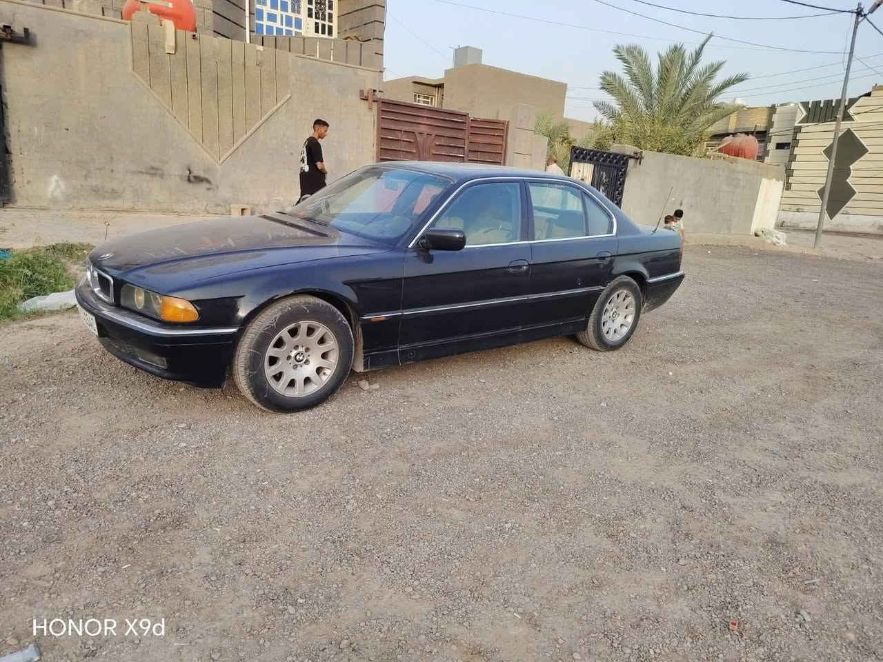 السلام عليكم اخوان
خفاش 735 للبيع 
سياره جداً حلوه 
كير ومكينه جديد تخم تاير جديد 
صدر جديد 
تبريد ثلج 
رقم بغداد بسم صاحبه 
ثاني يوم اتحول 
سياره مال بيت
غرفته 70 بال100 بس حلوه 
لا ضربه ولا خياس بيه جراد بسيط بالقماره 
السياره بالحقيقه احله من الصور 
جاهزه على 24 حبايه 
السعر 68 وبيه مجال للشراي صاحبه محتاج ويريد ايبيعه 
ليريده موجوده يمي 
وهذا رقمي 
+9647755385634
تحياتي للجميع اخوكم مصطفى الجنابي 🇩🇪 BMW 
@الجميع

نص مكتوب في الصور:
- HONOR X9d