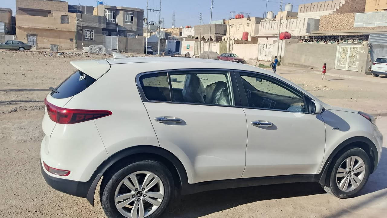 السلام عليكم 
كيه سبورتج 

موديل 2019

وارد امريكي 

ضربه: باب السياق 

ماشيه 50.000

 محرك 2400 
سنويه مثنى باسمي  2031
سياره على وضع الشركه 

الاستفسار والسعر على رقم ***********
