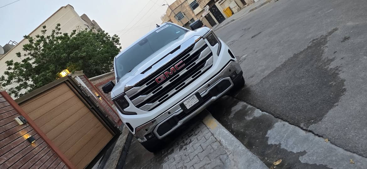 السلام عليكم 
جي ام سي سييرا 2024 
دخول جديد / بغداد / عداد المسافه 38,000 مايل مشي اميركا مستوردة بأسمي دخول على منفذ طريبيل صور الضرر موضحه بلمنشور بدون شواصي وراديترات جميعها سليمه وبدون ايرباك السيارة فقط تبديل جاملغ ايمن ومصبوغ وشبر صبغ بلبنيد ويل كب حجم ٢٢ السيارة مع الترقيم ب 290 $ رقم بغداد 
للاستفسار  ***********
