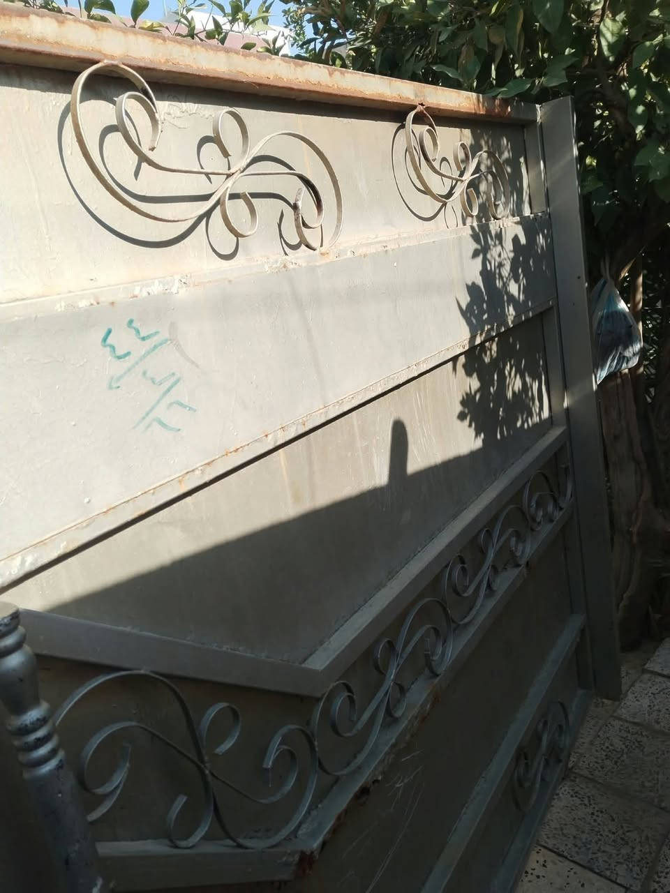 سلام عليكم باب حوش مابي عيب سعر 120بي مجال رقم الهاتف ‏‪***********‬‏ اتصال او خاص

