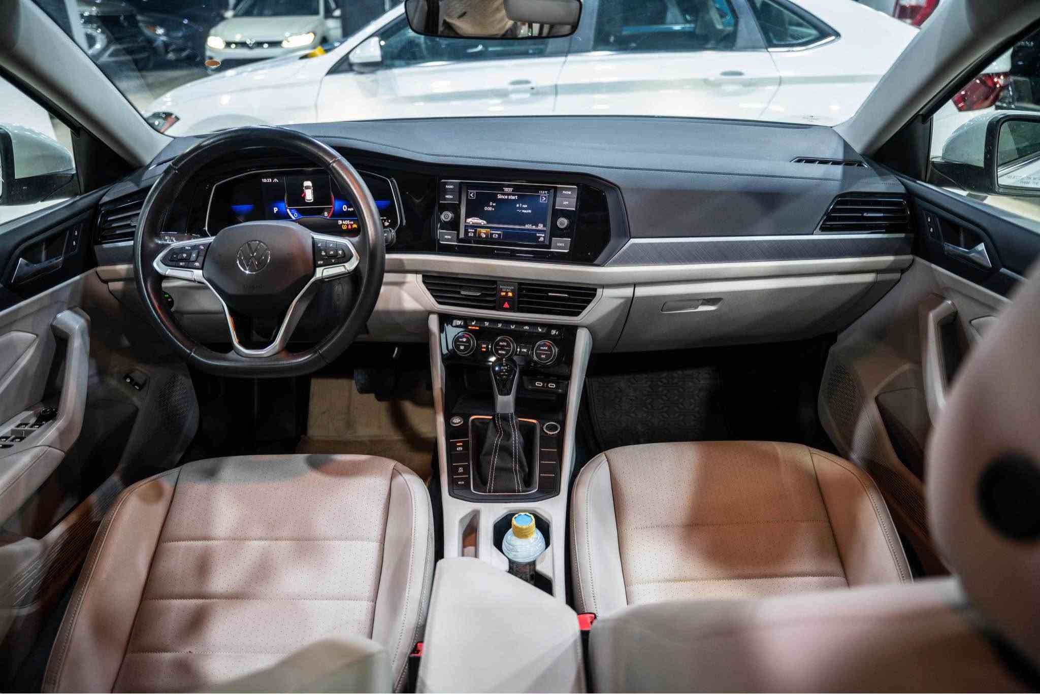 2024 VOLKSWAGEN JETTA FULL⚪️⚪️
سعر : 🔥🔥🔥
موديل :2024
مواصفات : SE
محرك : 4 سلندر
وارد : امريكي
عداد : 36,000ميل
صبغ : 2 قطعة بدون داخل
ارباك : ستيرن و بردة
رقم : ( موقط) ( كاتي)
ناونيشان هةولير جادةي حديد و خشب پيشنگاي دايناميك موتورز
بو زانياري زياتر پةيوةندي بكةن بة وتس اب
*********** أربيل, العراق
