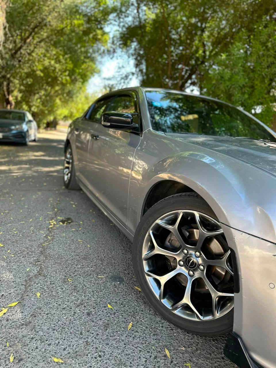 السلام عليكم
للبيع كرايسلر 300S V6 وارد أمريكي موديل 2018فول عده الرادار الأمامي 

كلين تايتل

بدون صبغ بدون إيرباك بدون غرق

ماشية قبل الدخول للعراق 47 ألف، وحالياً 94 ألف

السيارة جاهزة للفحص وين متحب ، مكينة وكير وشاصي وللغد كفالة

السيارة استخدام شخصي وأحلى من الصور 

الموقع: بغداد

للتواصل ***********
