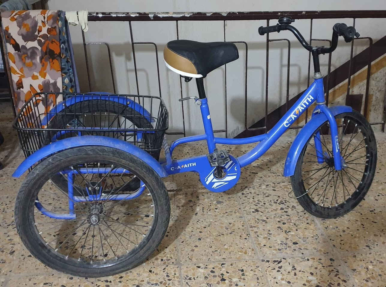 بسكليت • جديد • مكسور