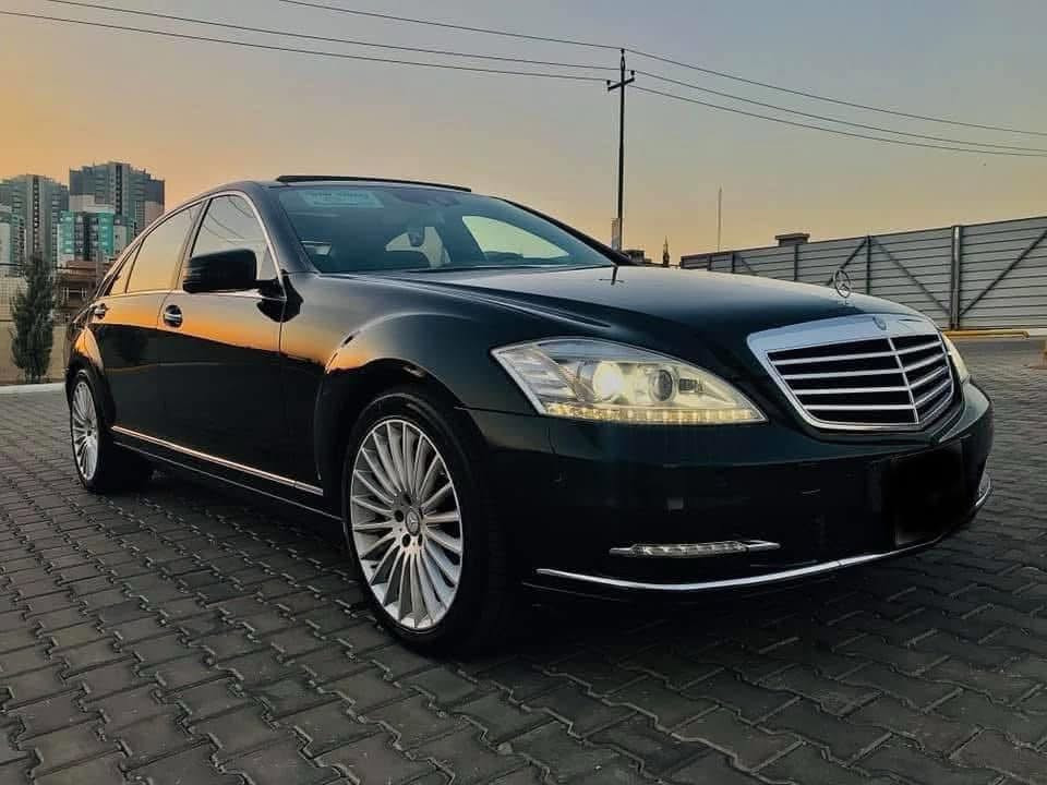اس كلاس 350 موديل 2011
باب طويل فول واحد على واحد سيارة معروفه مواصفاتها مراوس سيارة فور ويل او بيع السعر 240 
مكفولة من الصبغ بيها بارد شي بسيط جدا وافحص سونار وين ميعجبك 
***********
