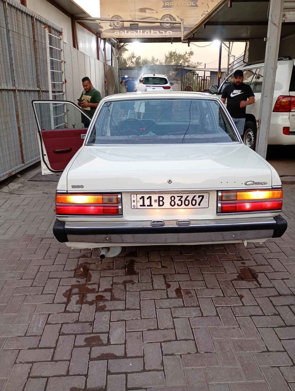 سلام عليكم تويوتا كورونا موديل 1980 سياره حلوه وخير من الله سياره جديده بمعنى الكلمه سياره مصبوغه للجماليه فقط بدون معجون بدون خياس بدون دقه جاكوج سياره خيره من الله كير مكينه صدر امامي صدر خلفي تبريد❄️ثلج منظومه مال بنزين جديده سياره حلوه واحلى من الصور وبالعافيه علي ياخذها سياره جديده بمعنى الكلمه على وضع الشركه رقم انجليزي تخم تاير جديد السياره حلوه وكلشي شكو بالسوق واللي ما يعجبه المنشور خلي يعبر المنشور الوان السياره بغداد الكراده سياره اي نقص ما بيها    السعر 70 بيه مجال قليل رقمي بي واساب *********** السياره مكلفتنا اكثر من هذا السعر
