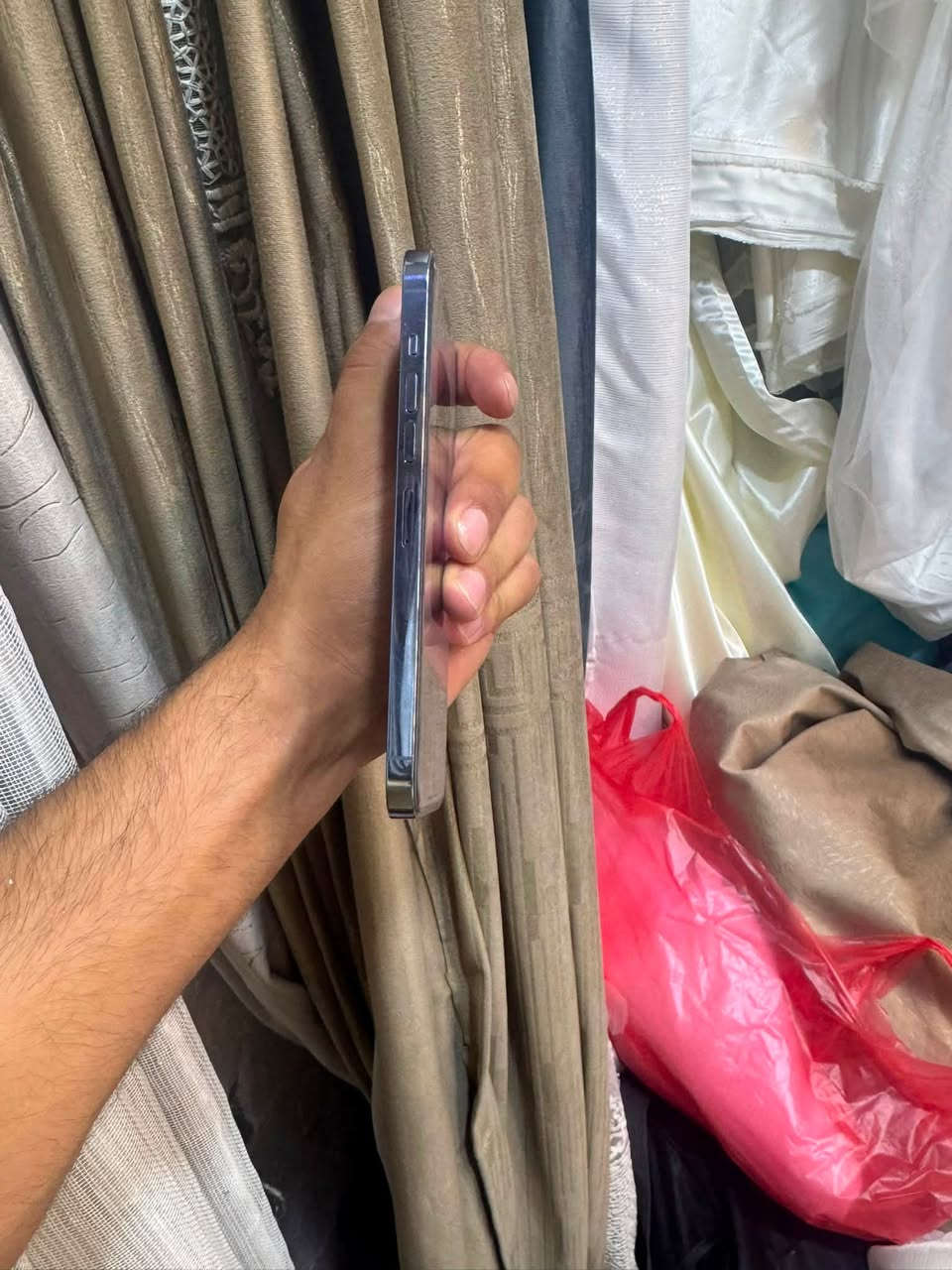 ايفون 13 برو ماكس
ذاكرة 128 
بطارة 83 شرط اصلي ما مستبدل 
تك سيم كرت شرق اوسط 
اللون بحري
فيس ايدي شغال 
الجهاز جديد جلخ مابي 
شرط ما مفتوح ولا يعبر هواا 
بيع او مراوس ايفون او سامسونك التراا 
السعر 740 الف 

اسيا ***********
كورك ***********
