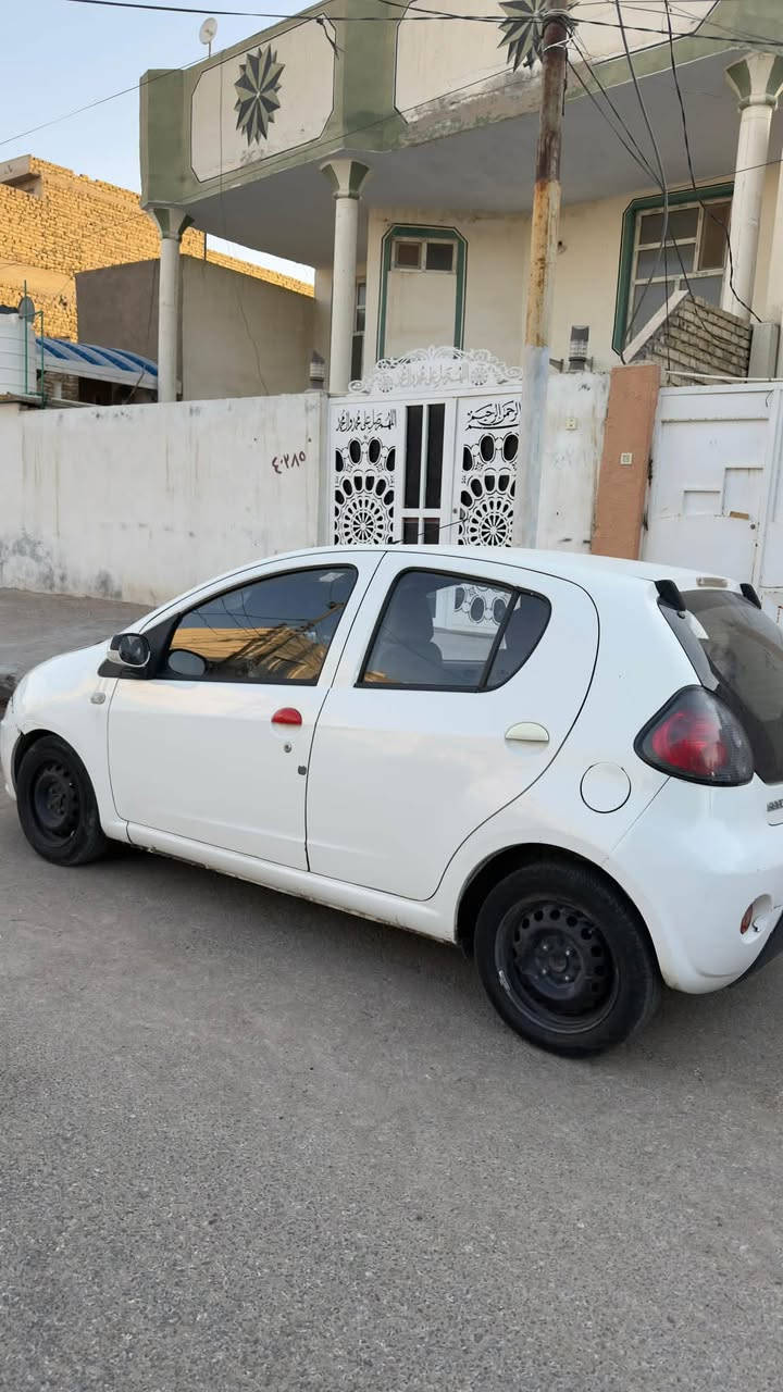 سيارة باندا موديل ٢٠١٣ 
السيارة نظيفة و مرتبة و جاهزة للاستخدام ما بيها نقص 
التبريد جديد و تبريده ممتاز 
بس الدعامية مكسورة و واضحة بالصورة 
مكاني النجف

السعر ٤٥ ورقة 

للاستفسار ***********
