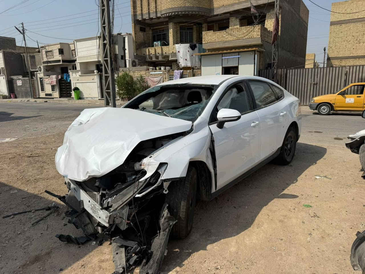 السلام عليكم بيوايدي بيهه حادثها موديل 25 رقم اربيل الدولي 
***********
