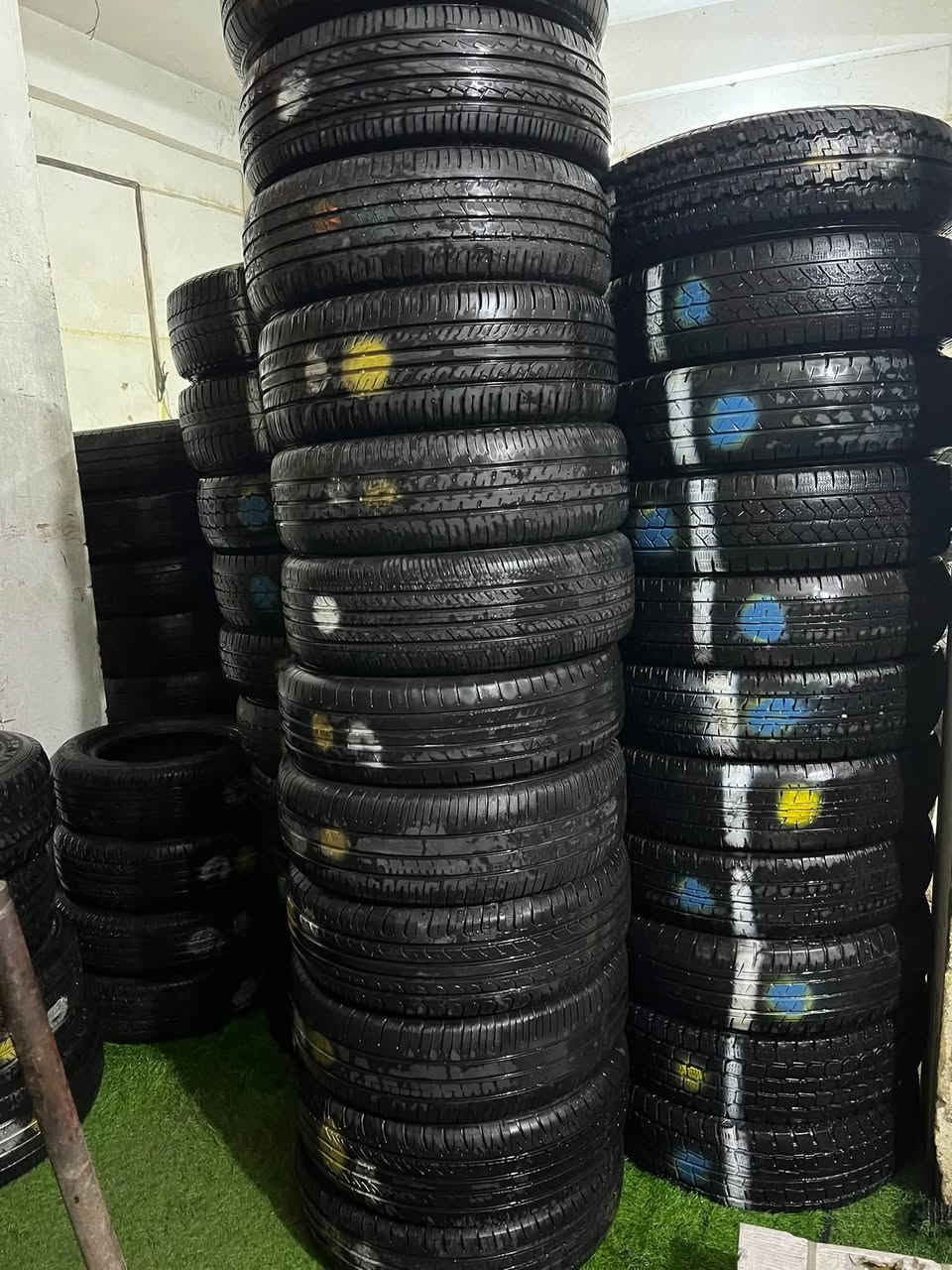 تايرات قياس 195/R15 سيارات افلونزا بيكم .كيا مسكر .نيسان بيكم.
ياباني الاصلي دلوب وبرجستون
وانتاج حديث باله ياباني
استيراد مباشر من الامارات
وخدمات كامله
 قضاء العزيزيه /الشارع العام /قرب محطه الفؤادين مقابل جسر حواس
خدمات محمد الدليمي 
***********
***********
