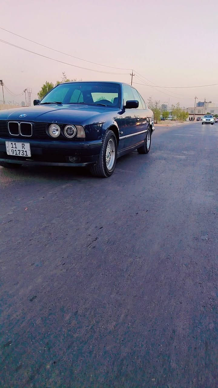 سلام عليكم بيئم موديل 1989
 رقم بغداد إنكليزي  مكينه وكير محوره دبل فانوص 
سياره خير من الله تخم تاير حداديه كله جديد 
لل استفسار حسين الكعبي ***********
