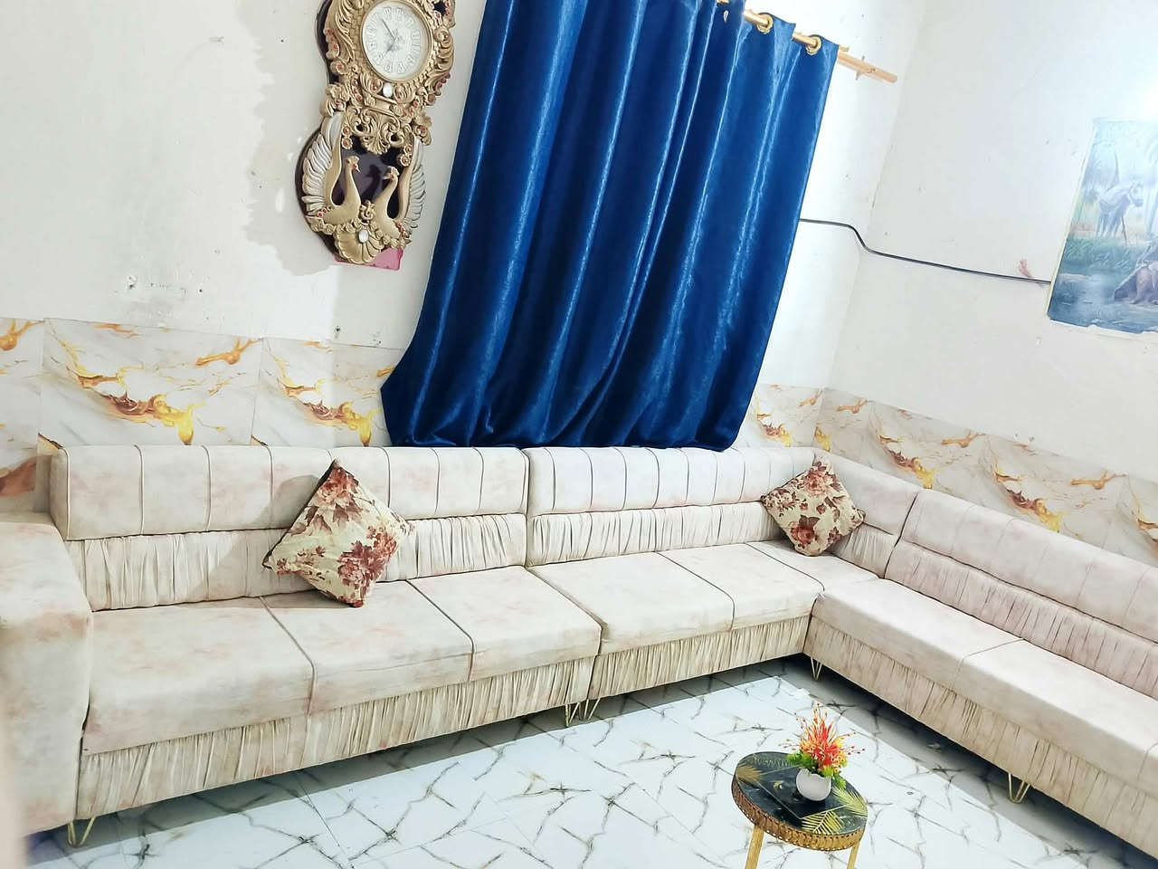 ديوان تركي • ١٠ مقعد • نضيف