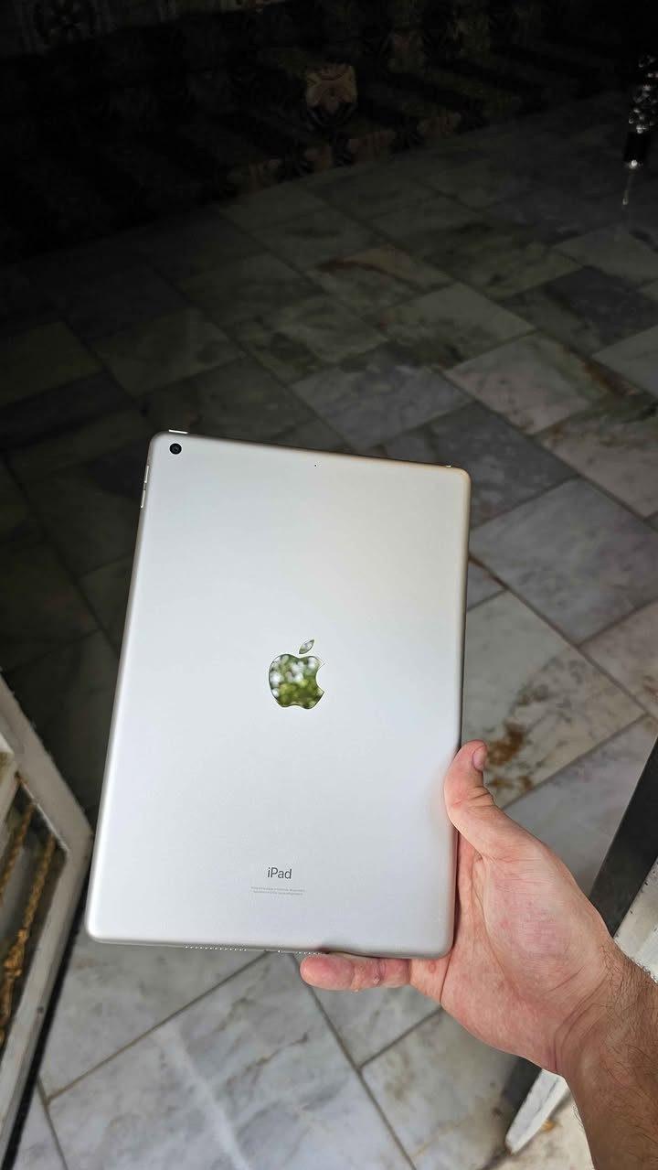  Apple iPad 9th Generation
📱 الذاكرة: 64GB
🔋 صحة البطارية: 89%
🔄 دورات الشحن: 262 دورة
✨ الجهاز نظيف جداً ومحافظ عليه مثل ما واضح بالصور
✅ أصلي بالكامل وما مبدل بي أي قطعة
✅ ما مفتوح صيانة
⚡ أداء سريع وممتاز
🎓 مثالي للدراسة والمحاضرات
🎬 ممتاز لليوتيوب والأفلام والتصفح
✏️ يدعم Apple Pencil
🔐 بصمة Touch ID
🔎 الجهاز متاح للفحص الكامل قبل الشراء والفحص حق المشتري.
💰 السعر: 285,000 دينار عراقي
رقمي (***********) ناصرية, ذي قار
