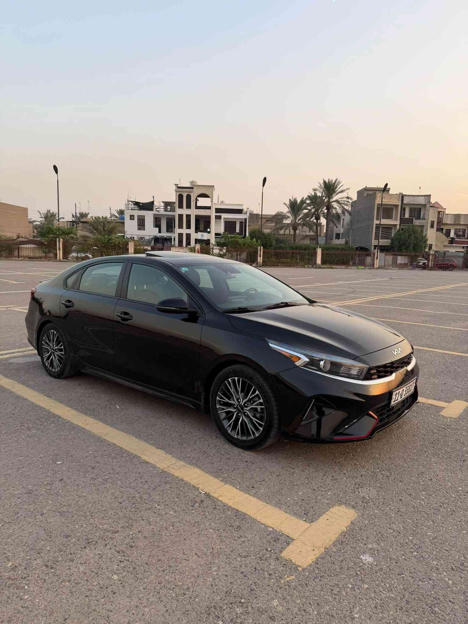 كيا فورتي جي تي لاين موديل 2023
لون اسود لامع. ماشية 70,000 km 
فول مواصفات
محرك 2000 دوش
-بصمة
-فتحة سقف
-شاشة كبيرة
- تشغيل عن بعد
- لد نهاري
-هاند بريك بصمة
-كامرة دوارة
-كشنات تطريز تطعيم جلد
-تحديد مسار
-اوتو هولد
-نقاط عمياء
-توقف ذاتي
-رادارات 360
وباقي المواصفات المعروفة
حادث السيارة الجاملغ. والباب مال جهة السايق مبدلات اصلي وكالة وبيه صبغ شبر بالهلال مال جاملغ الخلفي اثر شخط بدون ايرباك
3kpf54ad4pe590497 : رقم الشاصي 
السعر ١٤٧ وبيها مجال 
مكان السياره بغداد حي جامعه 
رقم الهاتف ***********

نص مكتوب في الصور:
- BIDCARS
