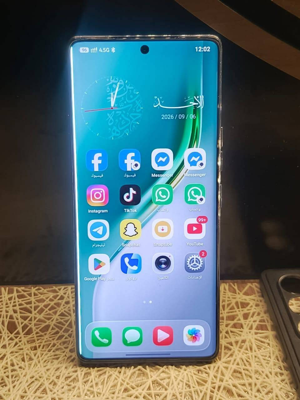 تكنو كامون 40برو 5G/بدون ملحقات
ذاكره 256/رام 8+8
بطاريه 5200
معالج دايمن ستي 7300التميت /ببجي90فريم
شاشه منحنيه 144هرتز 
دبل بصمه 
دبل خط 
دبل صوت 
جهاز معروف مواصفاته مكفول من عطل وتصليح 
فقط بي خط ابيض بطرف شاشه بسسب وكعه
للبيع او مراوس سعر 225وبي مجال قليل
شراي يتصل ***********
مكاني كوووت
