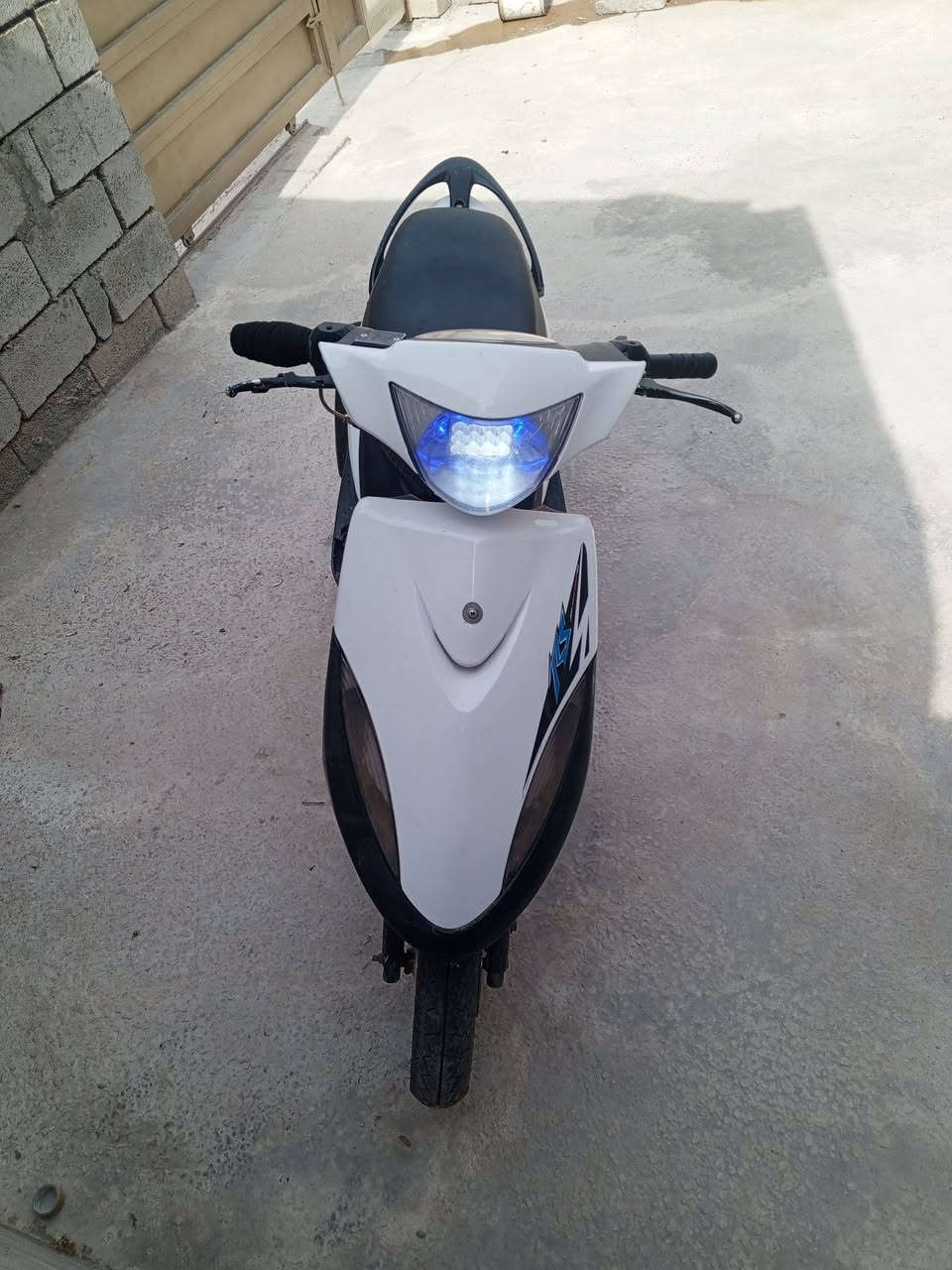 ماكس للبيع نضافه تسعين بل ميه هاي جدامك و شوف سعر 300رقمي لل تواصل ***********
