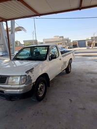 نيسان بيكم • ٢٠٠٢ • بلدروز