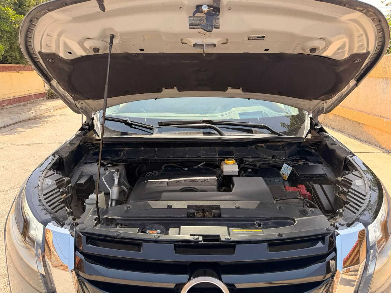 السلام عليكم
Nissan pathfinder platinum 2024

اللون : سمنتي 

الحادث : قطعة واحدة بونيد مبدل نفس اللون من الشركة فقط بدون ارباك ، بدون صبغ ، بدون 

عدد الاميال : 21000 kilometers

المكان : اربيل / الموصل

المحرك : cylinders 6  3.5 L

المواصفات : 

* قوة 284 حصان / عزم دوران 259 رطل-قدم

* ناقل حركة أوتوماتيكي 9 سرعات

* نظام المساعدة على صعود المرتفعات

* عجلات ألمنيوم رياضية قياس 20 بوصة بتشطيب آلي

* إطارات لجميع المواسم بمقاس P255/50R20

* فتحة سقف بانورامية

* باب خلفي كهربائي يعمل بدون استخدام اليدين مع مستشعر للحركة

* مرايا خارجية قابلة للطي كهربائياً

* مرايا خارجية قابلة للإمالة إلى الأسفل عند الرجوع للخلف

* تطعيمات جانبية خارجية من الكروم

* ماسحات زجاج أمامي مستشعرة للمطر

* مصابيح أمامية LED مع مصابيح نهارية LED

* مصابيح أمامية ذكية تعمل تلقائياً

* مقاعد أمامية مدفأة ومهوّاة

* مقاعد الصف الثاني الخارجية مدفأة

* عمود توجيه قابل للتعديل كهربائياً في الارتفاع والعمق

* ذاكرة لوضعية:

    * مقعد السائق

    * عجلة القيادة

    * المرايا الخارجية

* إضاءة داخلية محيطية

* لوحة عدادات رقمية بالكامل قياس 12.3 بوصة

* شاشة عرض المعلومات على الزجاج الأمامي (Head-Up Display)

* شاشة NissanConnect تعمل باللمس قياس 9 بوصات

* نظام ملاحة مدمج مع خدمة المعلومات المرورية المميزة

* Apple CarPlay لاسلكي

* Android Auto

* شاحن لاسلكي للهاتف

* نظام صوتي فاخر من Bose

* نظام صوتي مكوّن من 13 مكبراً، بما في ذلك مكبرا صوت مزدوجا المحرك

* 4 منافذ USB-A + منفذا USB-C

* نقطة اتصال Wi-Fi

* نظام ProPILOT Assist مع Navi-link

* نظام تثبيت السرعة الذكي

* نظام التحذير الذكي من الاصطدام الأمامي

* نظام الكبح التلقائي في حالات الطوارئ مع اكتشاف المشاة

* نظام التدخل الذكي للمحافظة على المسار

* نظام التدخل الذكي في النقطة العمياء

* نظام التحذير من النقطة العمياء

* نظام التنبيه من حركة المرور الخلفية

* شاشة الرؤية الشاملة الذكية (كاميرا 360 درجة)

* حساسات ركن أمامية وخلفية

* نظام الكبح التلقائي عند الرجوع للخلف

* نظام التعرف على إشارات المرور

* نظام المساعدة على الضوء العالي

* نظام التنبيه الذكي للسائق

* نظام تثبيت المكابح تلقائياً عند التوقف (Automatic Brake Hold)

* نظام التحكم في تمايل المقطورة

* مصابيح ضباب
رقم الشاصي : 5N1DR3DG0RC254783
رقم التواصل : *********** 

السعر : 345$ وبيها مجال للجادين
