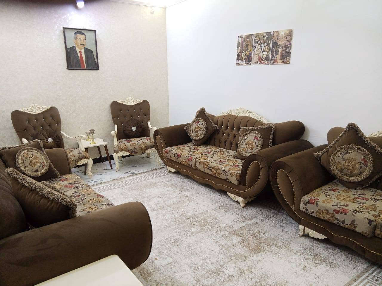 السلام عليكم ✋ بيت للبيع حي اور الثانيه2️⃣
المساحه 100 متر 
يتكون من طابقين الطابق الأول 1️⃣ 
يحتوي على غرفة ضيوف 🙋 
 وصاله ومطبخ 🧑‍🍳 وغرفة نوم ومجموعة صحيات 🚻
يحتوي الطابق الثاني 2️⃣ 
على ثلاث غرف نوم وصاله 
ومجموعة صحيات 🚻 
عندك عقار🛖 للبيع ماعليك فقط مراسلتنا✉️
على صفحه✋او على اتصل على وتساب 📜
*********** وتساب ♥️  https://chat.whatsapp.com/LQRKo8Jir4V5tmty31u8yW?s=cl&p=a&ilr=1
