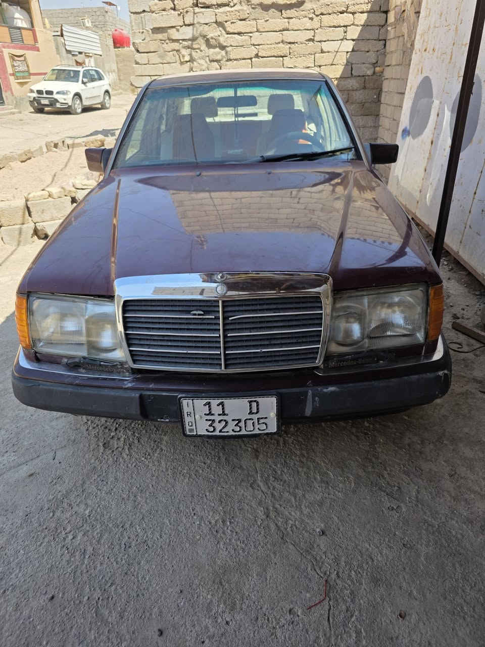سلاعليكم سياره مارسيدس مديل 90 كفاله عامه رقم انكيليزي المكان البصره قضاة القرنه ***********   السعر 50بيهه مجال
