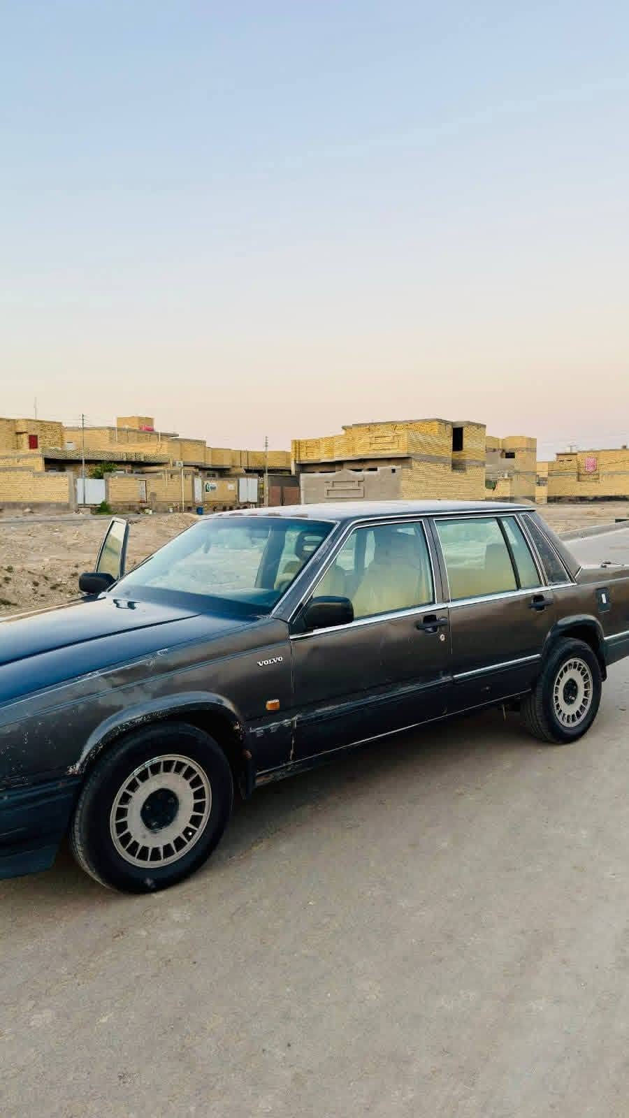 فالفو ١٩٨٩ • مكينة وكير • تاير جديد