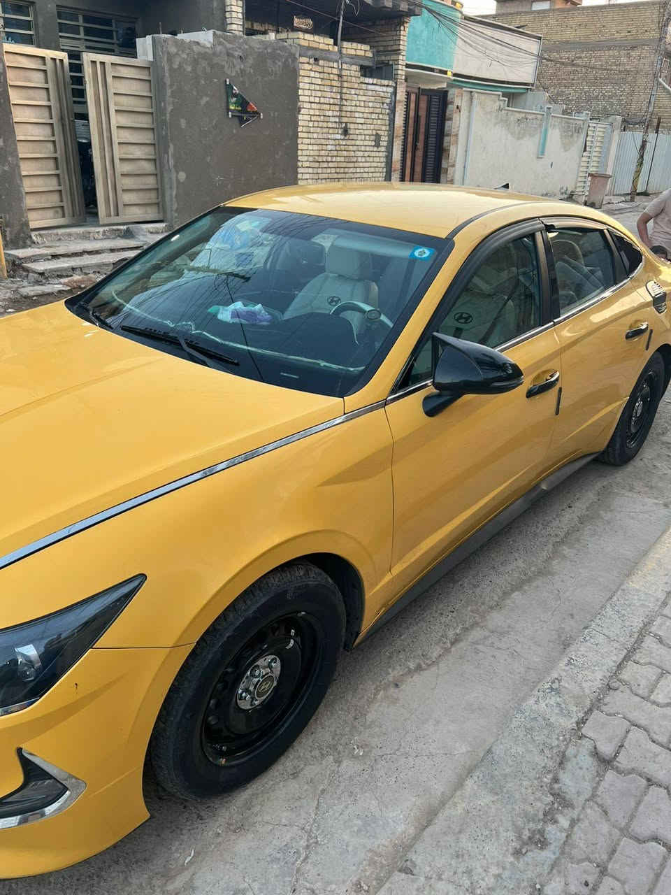 تكسي دبي23اصل باسمي ماشيه 240الف حقيقي حادثها بابتين مبدله وربع البنيد معمر*********** السعر 128 بغداد رقمها مكانها بغداد حسينيه الراشديه
