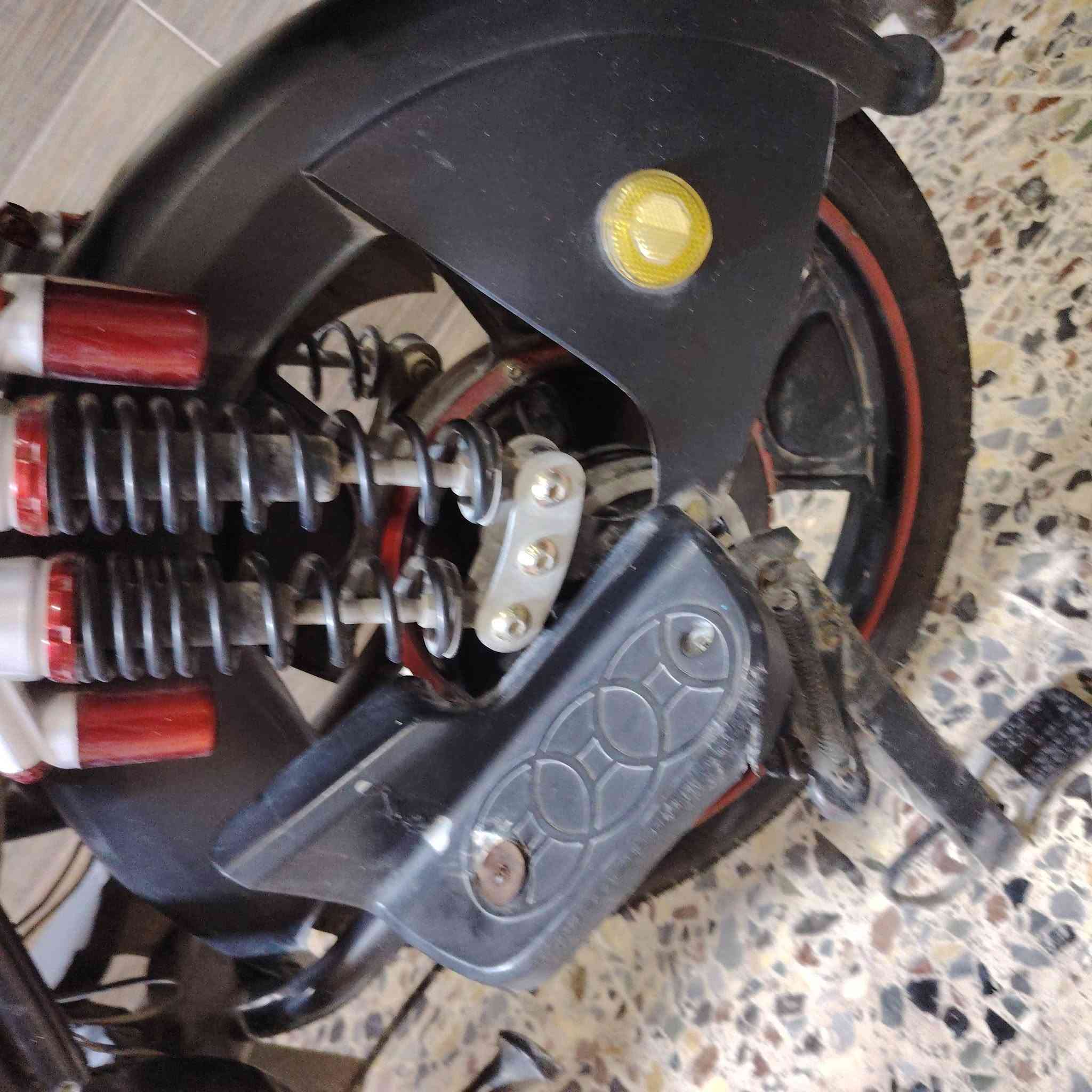 سلام عليكم للبيع بايسكل شحن 5بطاريات ممتازات كهربائية كله شغالات فول مواصفات  سعره ب350وبي مجال رقم *********** جبله
