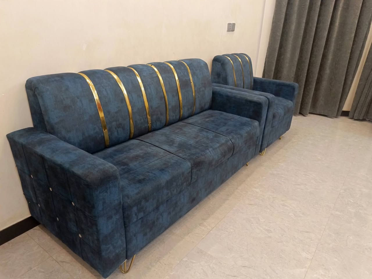 متاح للبيع
تخم درجه اولى 
10مقاعد تزكام شغل مرتب (سكيب اصلي )
السعر خاص 
للاتصال ***********
