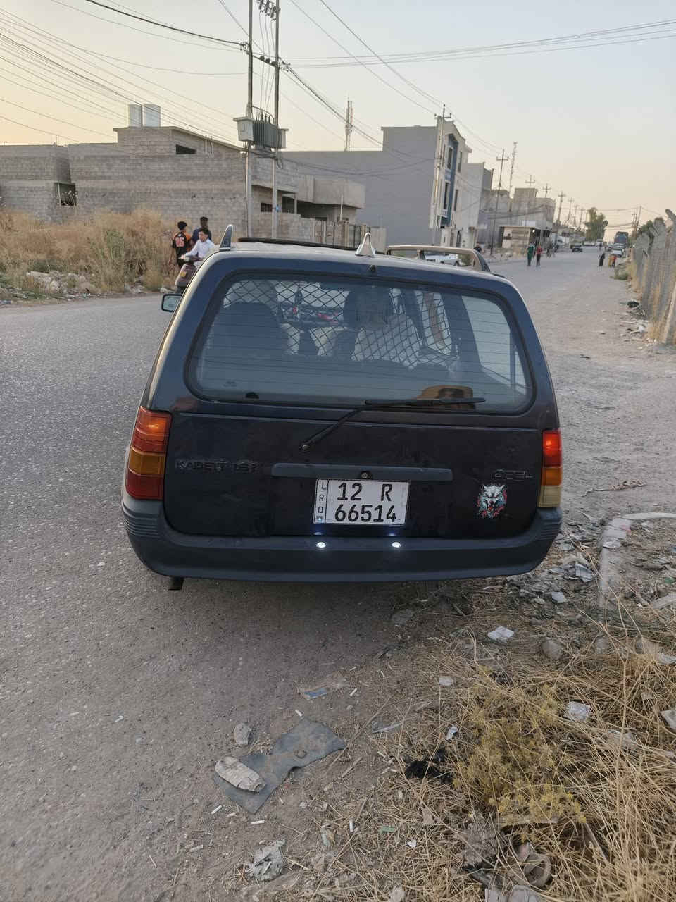 سلامو علیکم کادیت للبيع حجم16 السيارة بل کامل ما نقصها برغي مودیل 1991 طخم تایر جدید 
 السعر خاص اتصل عل رقم ***********
