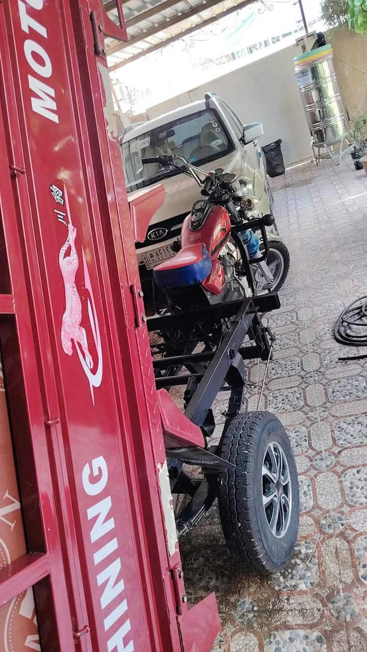 السلام عليكم
ستوته للبيع ام الطير(صقر) جمرة فحل 
موديل 2023 
نضافه جديده لك كارتون 
شرط لازنجار ولا خياس ولا لحيم ولا جراد 
الاصوليات 5 اوراق والسادسه المكاتبه 
الستوته بحاله الوكاله تجي اشيلك الخشب مال بدي زلغ متلكه جوا الخشب لازنجار ولا جراد شرط 
تايرات جواها تخم جوبلس كيا عريض شديتهن وبعد مطلعت بيها 
كهربائيات كامله مثل ما موضح ؤ للعلم موجوده بالمقطع التشغيل نكره سلف للامانه صار شهر ممشغله والتشغيله كدامك بالمقطع
مكان الستوته ديالى قرب جديده الشط 
الـسعـر 1,850 ؤبيها مجال حك جيتك شي قليل. للاستفسار خاص او على الرقم ***********
