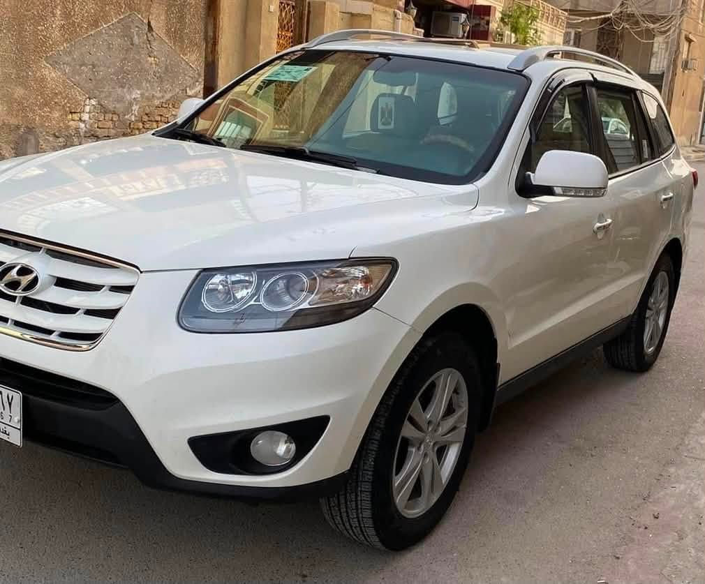 ٢٠١٠ خليجي ٦ سلندر ممفتوحة كفالة ٧ راكب تخم تاير جديد صدر جيد تبريد ثلج رقم بغداد بإسمي شاشة وفتحة دواخل جديدة بيها جاملغ امامي صبغ وجوة قبق البانزين . وبنيد اثر شخوط تخريب صبغته بايدي. بغداد الامين الثانية . سعر ١٤٣ 
***********

