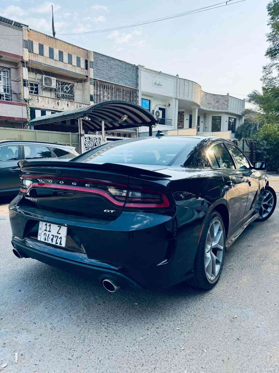 � للبيع | دودج تشارجر GT  2023 🔥
▪️ الموديل: 2023
▪️ وارد امريكي 
▪️ الحادث : باب خلفي تبديل نفس اللون وصبغ بالجاملغ الخلفي بسيط  نظيفة جداً، ✅ 
▪️ الممشى:36 ألف 
💵 السعر255 
للاتصال :*********** بغداد, العراق
